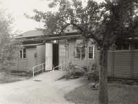 (Bild: Sozialgebäude, Rothenburg (Oberlausitz), Horkaer Landstraße 21, SLUB/Deutsche Fotothek, Heine, Kurt, um 1960)